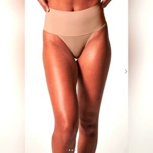 NWT Spanx Undie-Tectable Thong Nude  XL